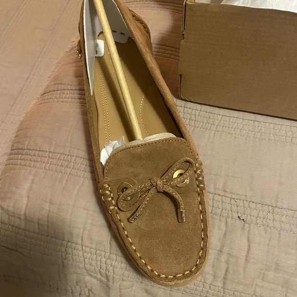 Authentic NWOT Tags UGG loafers - Picture 1 of 3